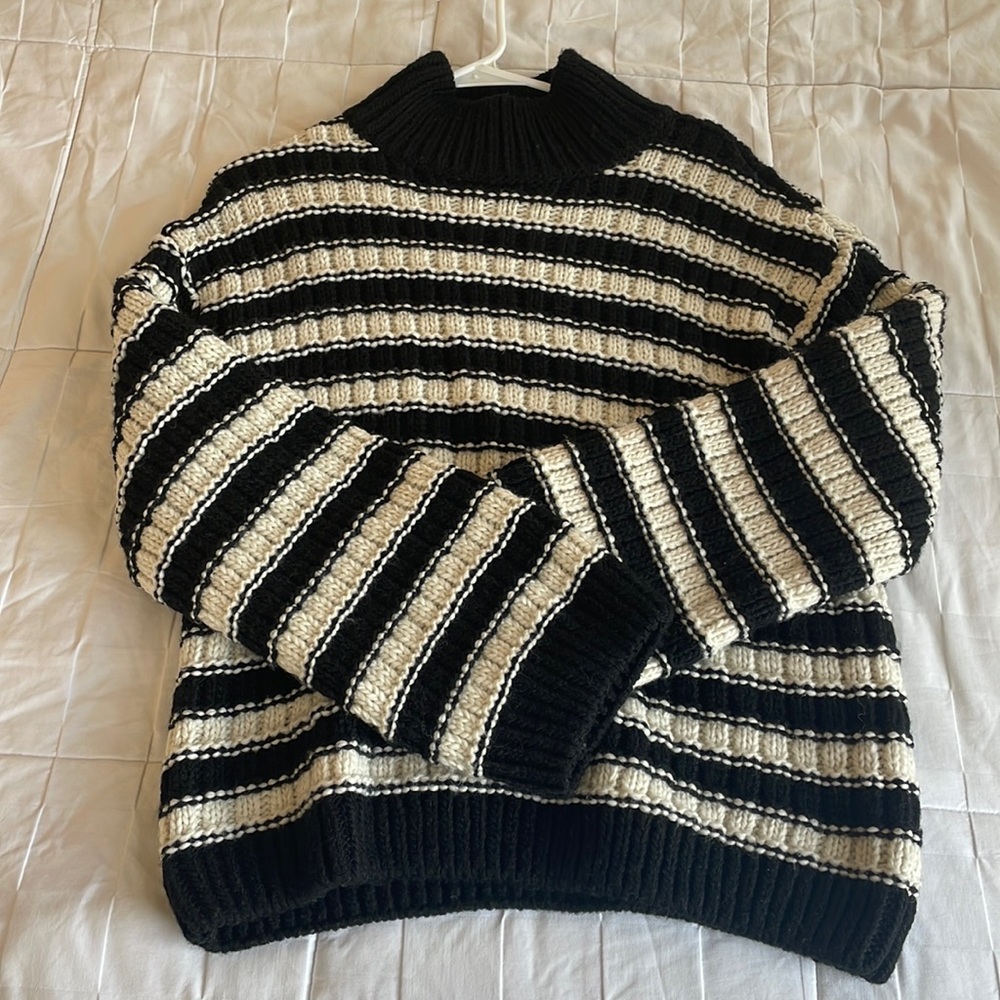 H&M black and white striped chunky sweater